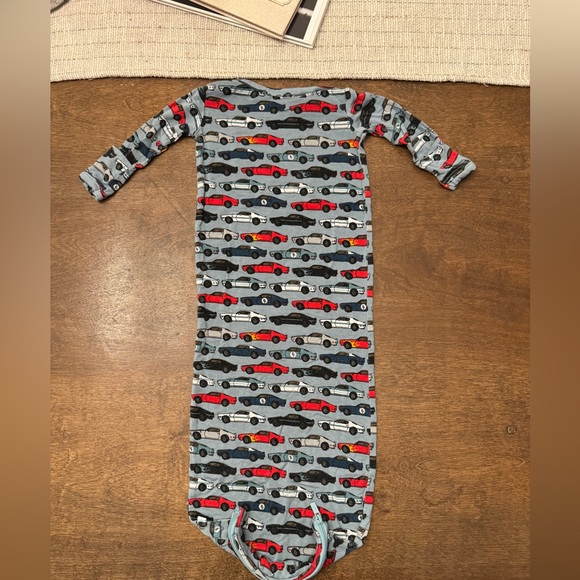 Posh Peanut Miles Print Zippered Sleep Gown - Picture 2 of 4